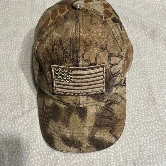 Camouflage Cap with American Flag Patch - Picture 2 of 10
